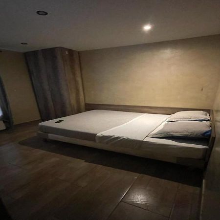 Lpl Paris Hotel Luaran gambar